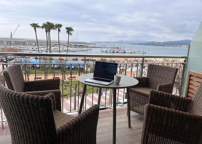 Bell Port Apartment *